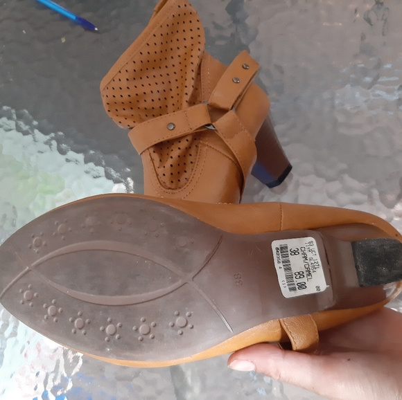 HOST PICK! NEW Boots ankle booties - heeled camel - Picture 8 of 16